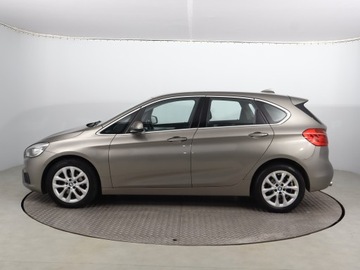 BMW Seria 2 F22-F23-F45-F46 Coupe Facelifting 218d 150KM 2018 BMW 2 Active Tourer 218d Active Tourer, zdjęcie 2