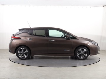 Nissan Leaf II Hatchback Elektryczny 40kWh 150KM 2018 Nissan Leaf 40 kWh, SoH 89%, Salon Polska, zdjęcie 5