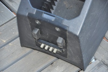 VOLVO XC90 И ЦЕНТРАЛЬНЫЙ ТУННЕЛЬНЫЙ ПОДЛОКОТНИК В КОМПЛЕКТЕ, ЧЕРНЫЙ ТЕЛЕФОН