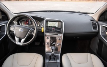 Volvo XC60 I SUV Facelifting 2.0 D4 DRIVE-E 190KM 2015 Volvo XC 60 D4 190KM SUMMUM Xenon Skora Navi Virtual Panorama El.Klapa Ful, zdjęcie 27