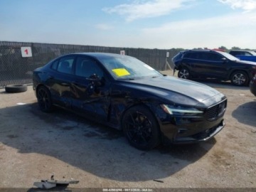 Volvo S60 III 2023 Volvo S60 B5 PLUS BLACK EDITION, 2023r., 4x4, 2.0L 2.0 Hybryda 247KM, zdjęcie 1