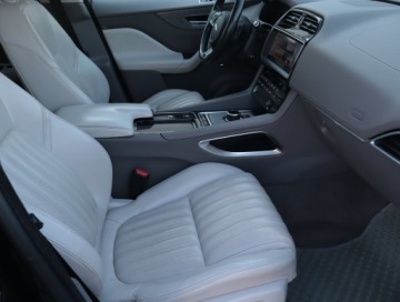 Jaguar F-Pace SUV 2.0 i4D 180KM 2017 Jaguar F-Pace 20d AWD, Salon Polska, Serwis ASO, zdjęcie 8