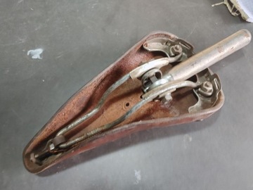 СТАРОЕ ВИНТАЖНОЕ ДОВОЕННОЕ СИДЕНЬЕ ДЛЯ ВЕЛОСИПЕДА ОРИГИНАЛЬНОЕ ТВЕРДОЕ