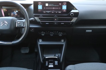 Citroen C4 III SUV 1.2 PureTech 130KM 2022 Citroen C4 1.2 PureTech, Salon Polska, zdjęcie 11
