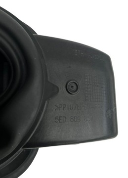 Лючка бензобака 5E0809857 Skoda Octavia