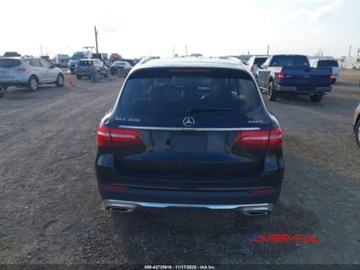Mercedes GLC C253 2018 Mercedes-Benz GLC 2018 r., 2,0L 300 4MATIC 2.0 Benzyna 241KM, zdjęcie 4
