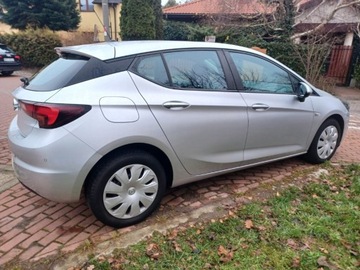 Opel Astra J Sedan 1.6 CDTI ecoFLEX 110KM 2019 Opel Astra 2019r., 1.6L CDTI 110 KM, 1.6 Diesel 110KM, zdjęcie 2
