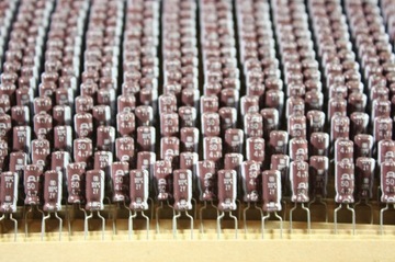 KONDENSATOR ELEKTROLITYCZNY 4,7uF 50V 40szt!
