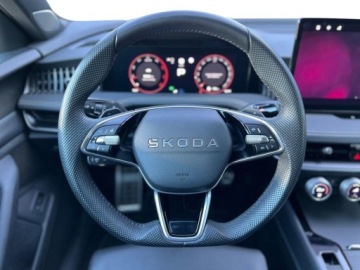 Skoda Superb IV Liftback 2.0 TDI 193KM 2025 Skoda Superb Sportline 2,0 TDI 142 kW 7-biegowa DSG 4x4 Canton Graphite DC, zdjęcie 27