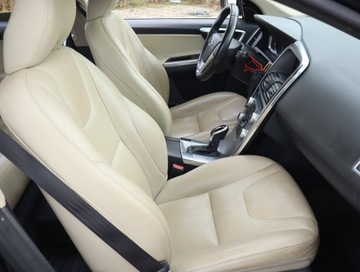 Volvo XC60 I SUV Facelifting 2.4 D4 190KM 2017 Volvo XC60 D4, Salon Polska, 187 KM, 4X4, zdjęcie 8