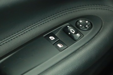 DS 3 Hatchback Facelifting 2016 1.2 PureTech 130KM 2016 DS 3 1.2 PureTech, Salon Polska, Serwis ASO, zdjęcie 16