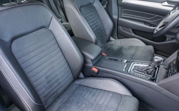 Volkswagen Passat B8 Variant Facelifting 2.0 TDI SCR 150KM 2023 Volkswagen Passat 2.0TDI 150KM DSG Elegance Grzana szyba Virtual cockpit E, zdjęcie 17