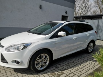 Ford Focus III Kombi 1.0 EcoBoost 125KM 2012 Ford Focus 1.0 12V 125KM Klimatyzacja Nawi Parktro, zdjęcie 9