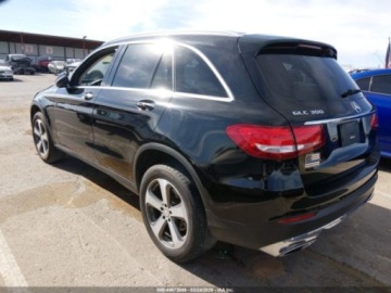 Mercedes GLC C253 2018 Mercedes-Benz GLC 300, 2018r., 2.0L 2.0 Benzyna 241KM, zdjęcie 2