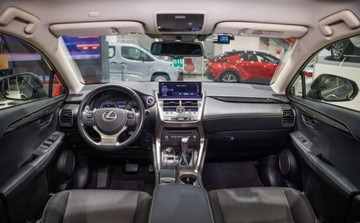 Lexus NX I SUV Facelifting 300h 197KM 2019 Lexus NX 300h Optimum AWD 2.5 Hybryda 197KM, zdjęcie 5