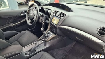 Honda Civic IX Hatchback 5d Facelifting 1.4 i-VTEC 100KM 2016 Honda Civic 1.4Benz manual Navi Kamera climatronic biala perla 1.3 99KM, zdjęcie 4