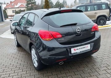 Opel Astra J Hatchback 5d 1.4 Turbo ECOTEC 140KM 2011 Opel Astra sprowadzone zarejestrowane 1.4 Benzyna 140KM, zdjęcie 3