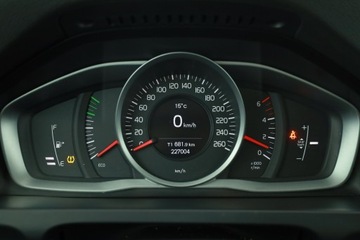 Volvo S60 II Sedan Facelifting 2.0 D4 DRIVE-E 190KM 2017 Volvo S60 D4, Salon Polska, 187 KM, Skóra, Xenon, zdjęcie 7