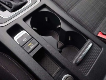 Volkswagen Passat B8 Variant Facelifting 2.0 TDI SCR 150KM 2021 Volkswagen Passat Variant Faktura VAT Hak Navi Grzane fotele 2.0 Diesel, zdjęcie 20