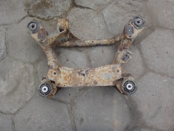 NÁPRAVNICE NOSNÍK ZAVĚŠENÍ NÁPRAVA ZADNÍ BMW X3 E83