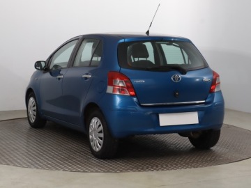 Toyota Yaris II Hatchback 5d 1.0 VVT-i 69KM 2010 Toyota Yaris 1.0 VVT-i, Klima, Klimatronic, zdjęcie 3