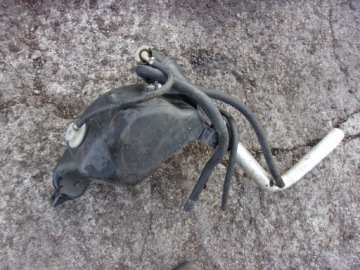 ЗАЛИВНАЯ ТРУБКА БЕНЗОБАКА AUDI A8 D2