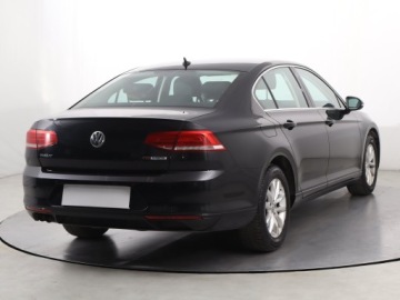 Volkswagen Passat B8 Limousine 1.8 TSI BlueMotion Technology 180KM 2017 VW Passat 1.8 TSI, Salon Polska, 1. Właściciel, zdjęcie 4