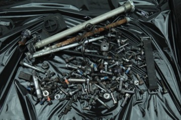 SUZUKI DL 650 V-STROM 04-11 БОЛТЫ ВИНТЫ