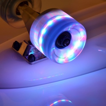 METEOR SKATEBOARD ПЛАСТИКОВАЯ ДОСКА СО СВЕТОДИОДНЫМИ КОЛЕСАМИ