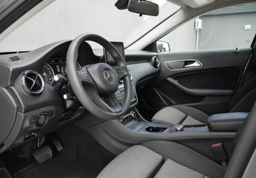 Mercedes GLA I Off-roader 1.6 180 122KM 2017 Mercedes-Benz GLA LIFT 180 Benzyna 122HP Automat Kamera II.wlasciciel GWAR, zdjęcie 10