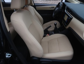 Toyota Corolla XI Sedan 1.6 Valvematic 132KM 2016 Toyota Corolla 1.6 Valvematic, Salon Polska, zdjęcie 8