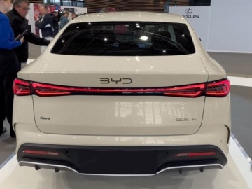 BYD 2025 BYD Seal 6 DM-i Boost Sedan 1.5 (184 KM) 2025, zdjęcie 2