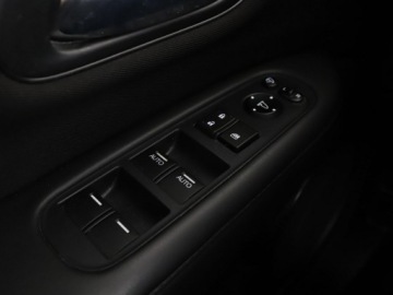 Honda HR-V II SUV 1.5 i-VTEC 130KM 2016 Honda HR-V 1.5 i-VTEC Comfort Klimatronik Tempomat, zdjęcie 29