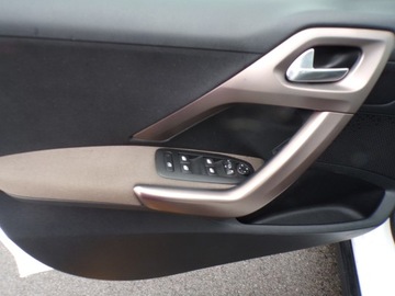 Peugeot 2008 I SUV 1.6 VTi 120KM 2013 PEUGEOT 2008 1.6 BENZ 120 KM ZAREJESTROWANY AUTO Z NIEMIEC, zdjęcie 11