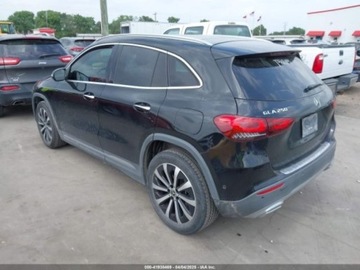 Mercedes GLA II 2021 Mercedes-Benz GLA 2021 MERCEDES-BENZ GLA 250 2.0 Benzyna 221KM, zdjęcie 3