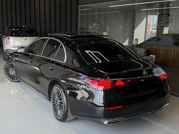 Mercedes Klasa E W214 Sedan 3.0 450d 367KM 2025 E Klasa 450 d 4-Matic Exclusive 3.0 (367KM) 2025, zdjęcie 4