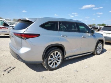 Toyota Highlander III 2022 Toyota Highlander Limited 2022 3.5l 3.5 Benzyna 295KM, zdjęcie 3