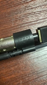 MERCEDES-BENZ SL R230 OE 2308204910 VZPĚRA/TLAKOVAČ KRYT HYDRAULICKÝ