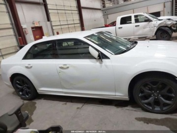 Chrysler 300C II 2022 Chrysler 300 Touring L 2022 3.6l 3.6 Benzyna 292KM, zdjęcie 6