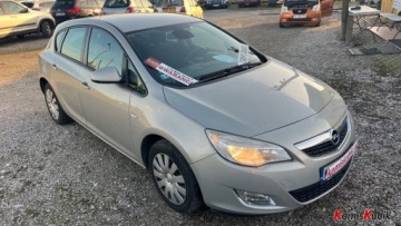 Opel Astra J Hatchback 5d 1.7 CDTI ECOTEC 110KM 2010 Opel Astra Pisemna roczna gwarancja , fajny stan ,mozliwa zamiana 1.7, zdjęcie 25