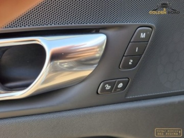 Volvo XC60 II Crossover D3 150KM 2020 Volvo XC 60 2,0 D 150KM skora alu kamera navi el.fotele , klapa oplacony, zdjęcie 15