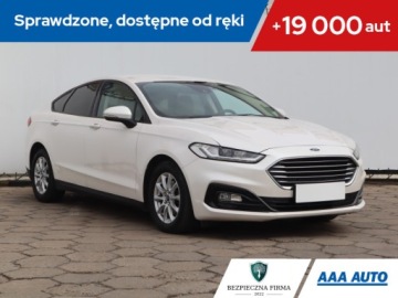 Ford Mondeo V Liftback Facelifting 2.0 EcoBlue 150KM 2020 Ford Mondeo 2.0 EcoBlue, Salon Polska
