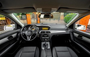 Mercedes Klasa C W204 Kombi T204 Facelifting 300 CDI BlueEFFICIENCY 231KM 2012 Mercedes-Benz Klasa C 300 CDI BlueEff 4-Matic Elegance, zdjęcie 4