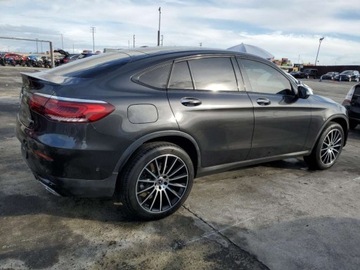 Mercedes GLC C253 2021 Mercedes-Benz GLC 300 4Matic 2021 2.0L 2.0 Benzyna 255KM, zdjęcie 3