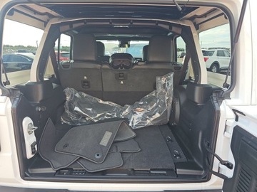 Jeep Wrangler IV 2025 Jeep Wrangler Sahara Convertible 2025 3.6 Benzyna 285KM, zdjęcie 5