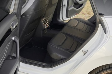 Volkswagen Arteon Fastback Facelifting 2.0 TDI 200KM 2022 R-LINE ___ 200KM__ BIAŁA PERŁA, zdjęcie 32