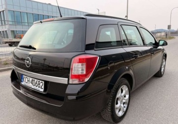 Opel Astra J Sports Tourer 1.6 Twinport ECOTEC 115KM 2010 Opel Astra LIFT 1.6i 115ps Serwisowana BezRdzy Bezwypadkowa Zadbana 1.6, zdjęcie 6