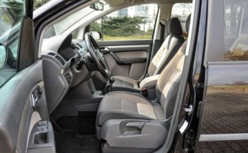 Volkswagen Touran I 2.0 TDI 140KM 2007 Volkswagen Touran Cross 2,0TDI Lift 7-osobowy 2.0 Diesel 140KM, zdjęcie 7