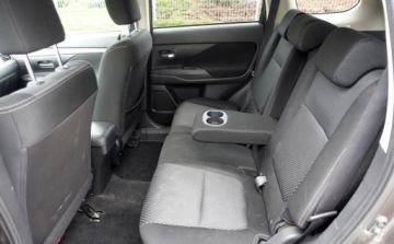 Mitsubishi Outlander III 2017 Mitsubishi Outlander 2.2DI-D 150KM 4WD 4x4 7osobowy Xenony Nawigacja Grzan, zdjęcie 13