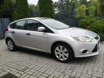 Ford Focus III Hatchback 5d facelifting 1.6 TDCi 115KM 2014 Ford Focus 1.6TDCI 115KM Klimatyzacja Elektryka, zdjęcie 3